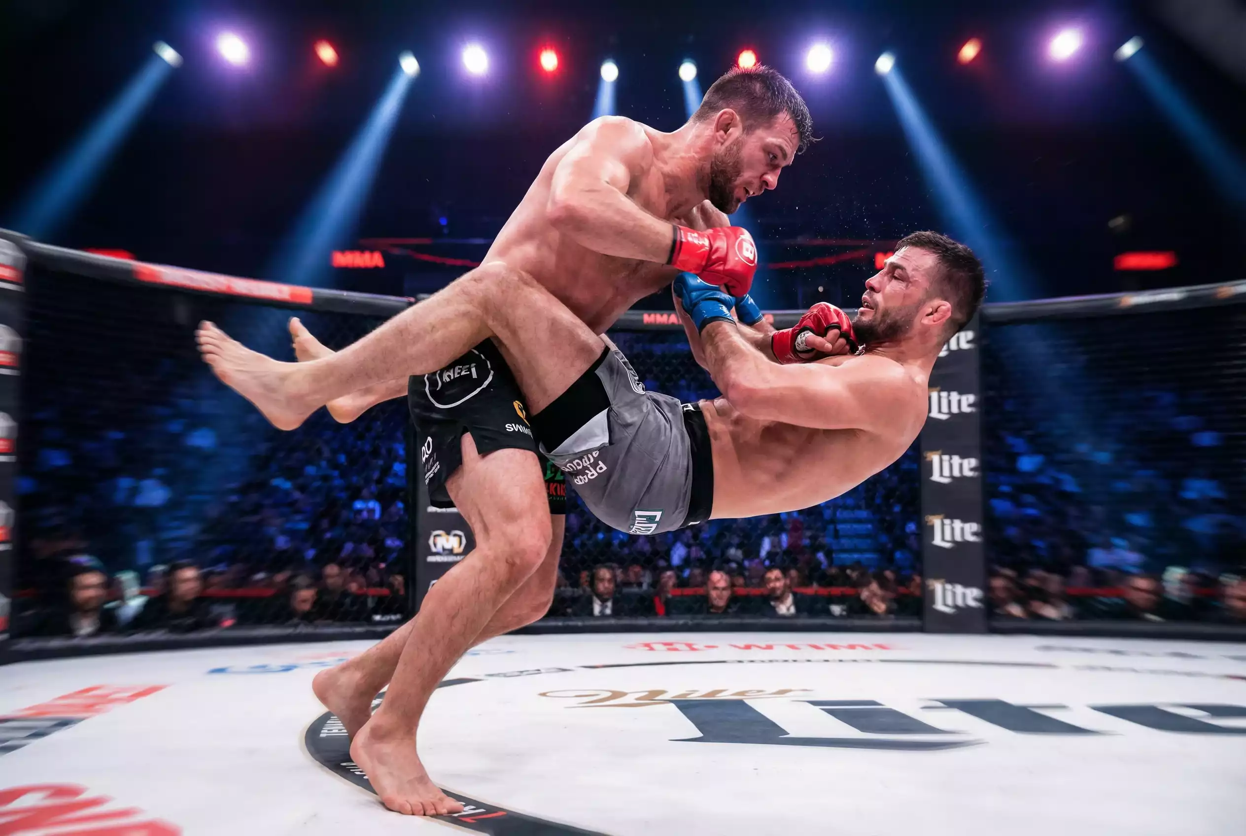 MMA Prop Bets: Spezialwetten auf UFC-Kämpfe erklärt